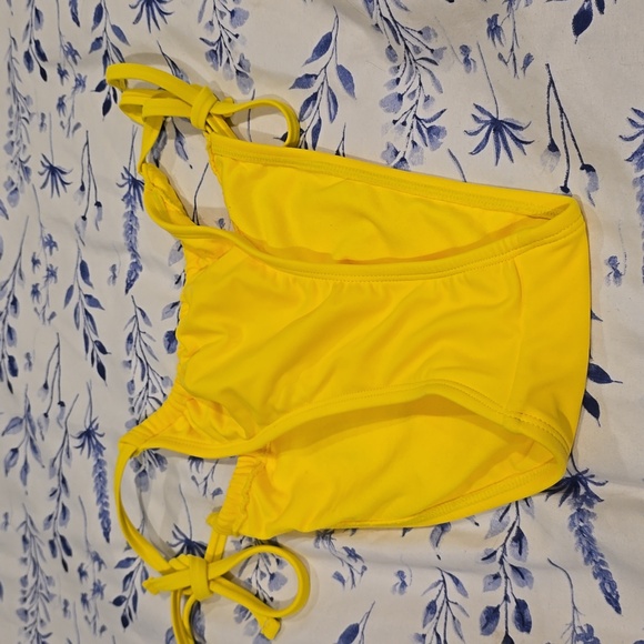 wild fable Other - ❤️10/$30 Nwot wild fable yellow bikini bottoms